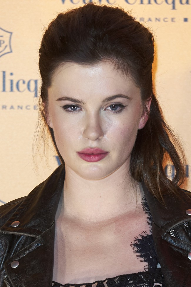 Ketika baru berusia dua tahun, Ireland harus menghadapi kenyataan pahit kedua orangtuanya bercerai. (Foto: Getty Images/Carlos Alvarez)