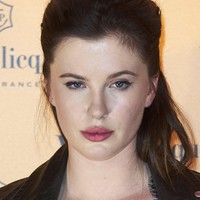 Ketika baru berusia dua tahun, Ireland harus menghadapi kenyataan pahit kedua orangtuanya bercerai. (Foto: Getty Images/Carlos Alvarez)