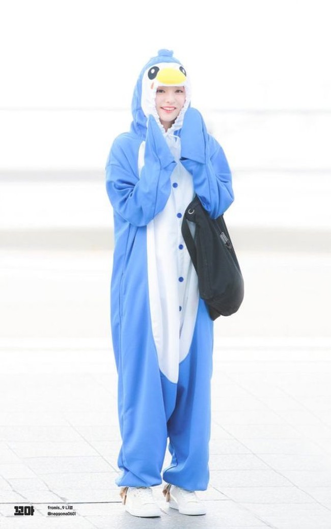 Ingin bergaya lucu-lucuan? Piyama atau jumpsuit berwujud binatang ala Nakyung FROMIS-9 ini juga bisa bikin hari-hari karantina kamu dan keluarga lebih seru. Foto: dok. Fansite