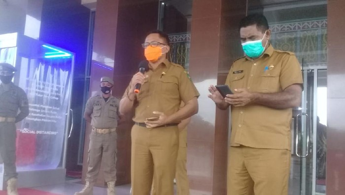 Ketua Harian Gugus Tugas Percepatan Penanganan COVID-19 Maluku, Kasrul Selang (Muslimin Abbas/detikcom)