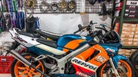 Secara fisik kondisi motor ini cukup terawat. Spare part-nya pun masih original bawaan pabrik.(Foto: Andreas)