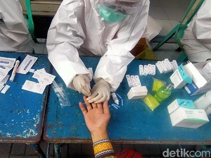1 Pedagang Pasar Johar Karawang Reaktif Corona, Rapid Test Massal Digelar