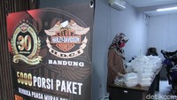Paket nasi murah itu dijual kepada warga Kelurahan Tamansari terdampak COVID-19 dan pengguna jalan seperti driver ojek online.