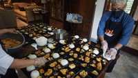 Principal berharap, pelaku bisnis dan masyarakat dapat ikut serta menyalurkan bantuan kepada masyarakat terdampak, dengan bahan baku yang diperoleh secara lokal dari usaha kecil dan menengah. 