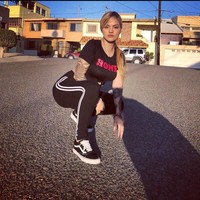 Wanita yang kini menjadi model ini punya beberapa pengalaman pahit tentang kariernya karena dianggap terlalu cantik. Stephanie Villagomez mengungkapkan bahwa ia berhenti dari pekerjaannya menjadi pramusaji karena rekan kerjanya iri padanya dan istri bosnya cemburu padanya. Foto: Instagram