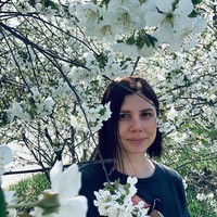 Marina yang berusia 35 tahun seringkali membagikan foto-foto romantisnya bersama sang pacar yang merupakan anak tirinya, Vladimir di Instagram. Salah satunya adalah foto yang membandingkan dirinya dan Vladimir saat berusia 22 dan 7 tahun dengan keduanya saat ini. Foto: Instagram @marina_balmasheva