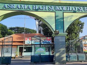 Pasien COVID-19 yang Diisolasi di Asrama Haji Surabaya Tinggal 44