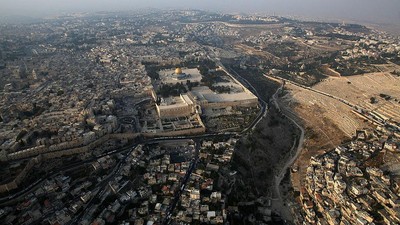 Melihat Komplek Al Aqsa dari Ketinggian