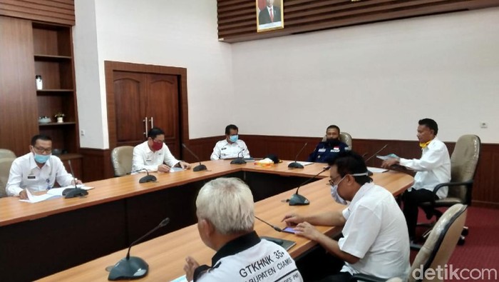 Guru honorer temui Bupati Ciamis