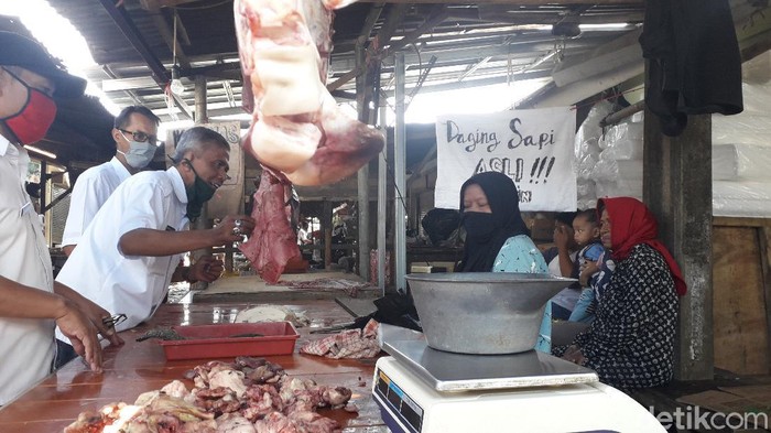 Penjual Daging Sapi di Bandung