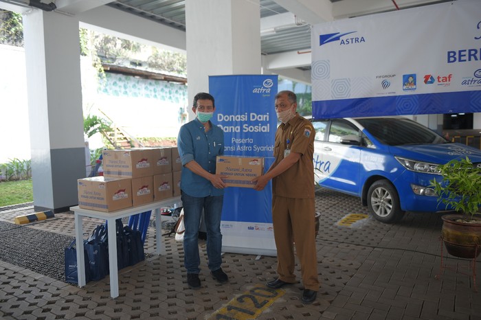 Federal International Finance menyerahkan paket sembako 67.890 paket yang disebar di berbagai tempat di Jakarta dan Bekasi.