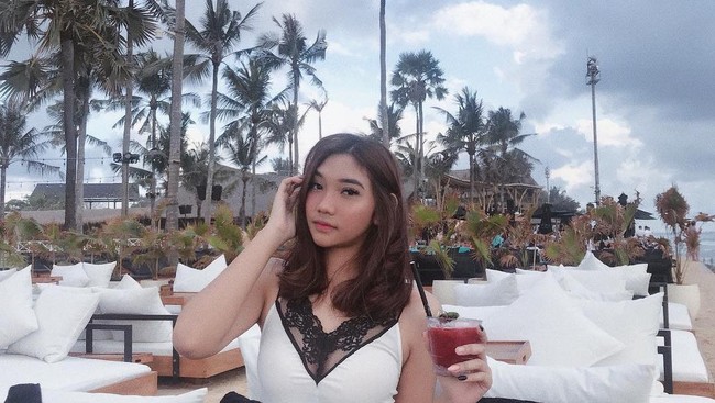 5 Tumbuhan Mematikan hingga Kulineran Cindy Caroline