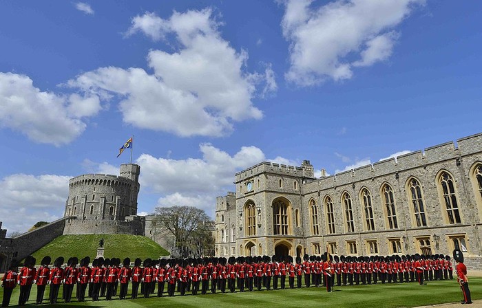 Pengawal Welsh, bagian dari Divisi Pengawal, adalah salah satu resimen Pengawal Kaki dari Tentara Inggris. Yuk lihat foto-foto tentara pengawal Kerajaan Inggris yang gagah itu.