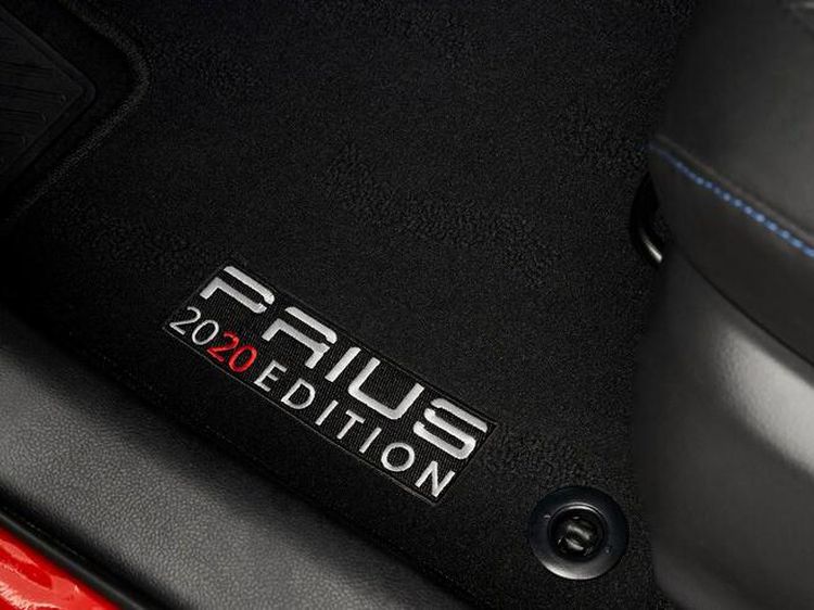 Penampakan Toyota Prius Edisi Spesial dengan Teknologi Android Auto