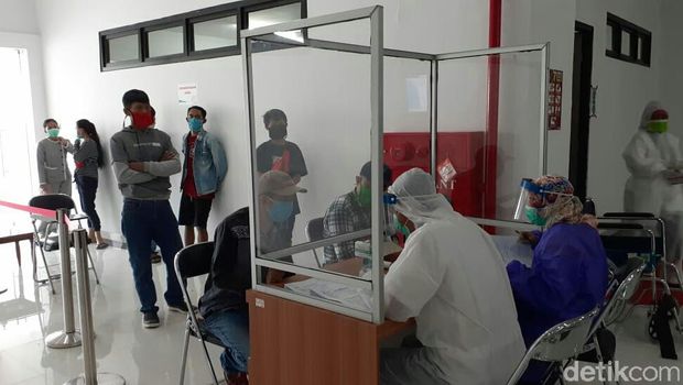 Tes Swab Massal di Cirebon