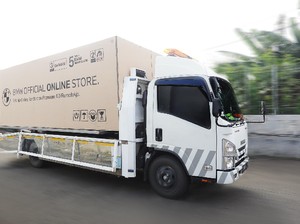 Komentar Kocak Netizen Beli BMW di Tokped Dikirim Pakai Kardus Raksasa