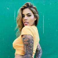 “Istri bosku membenciku karena suami (bos saya) sangat ramah  dan membayar saya ekstra. Sang istri juga akan membuatku melakukan hal-hal yang tidak harus kulakukan dan akan berbicara kepadaku seolah aku bodoh,” terang Stephanie. Foto: Instagram