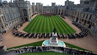 Pasukan kerajaan saat menyambut tamu negara di Kastil Windsor, (30/4/2013). Matt Dunham - WPA Pool/Getty Images.