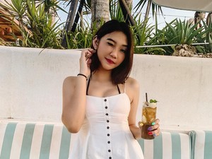 Cindy Caroline Pamer Tubuh Seksi, Netizen Ingatkan soal Hijrah
