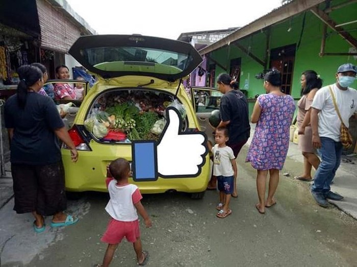 Mobil mobil di Papua Brio Jadi Gerobak  Sayur Fortuner 