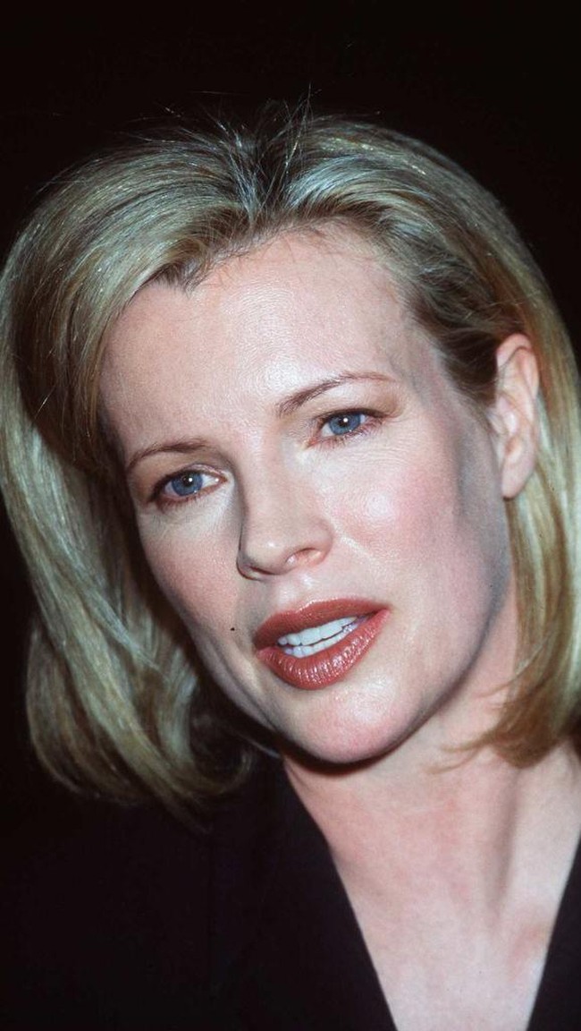 Kim Basinger memulai kariernya di dunia aktring sebagai aktris TV pada era 1970-an. Serial TV pertamanya adalah Gemini Man (1976).  (Foto: Getty Images/Brenda Chase)