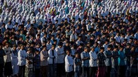 Namun pembahasan mengenai tata cara salat Idul Fitri di masa wabah COVID-19 ini sudah dimulai sejak pekan pertama bulan ini.