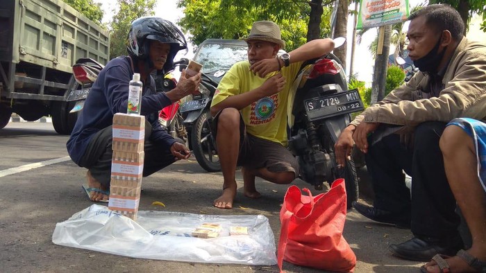 Penukaran Uang Baru di Lamongan