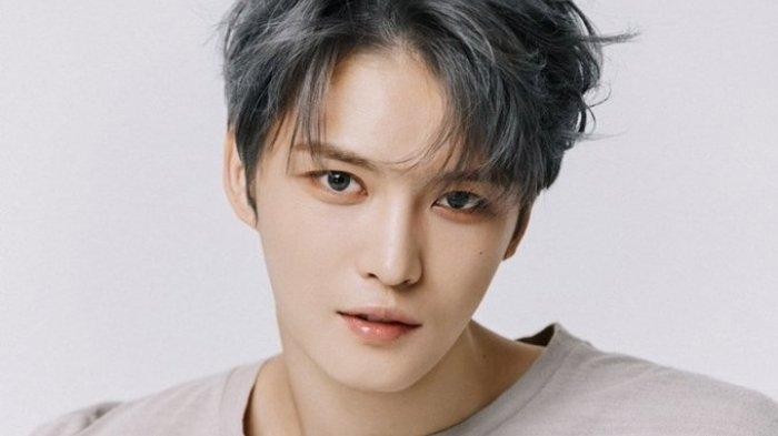 idol korea jadi pelayan restoran