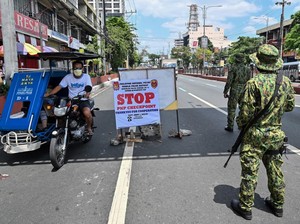 Pelanggar Protokol COVID-19 Meninggal Usai Dihukum Squat 300 Kali