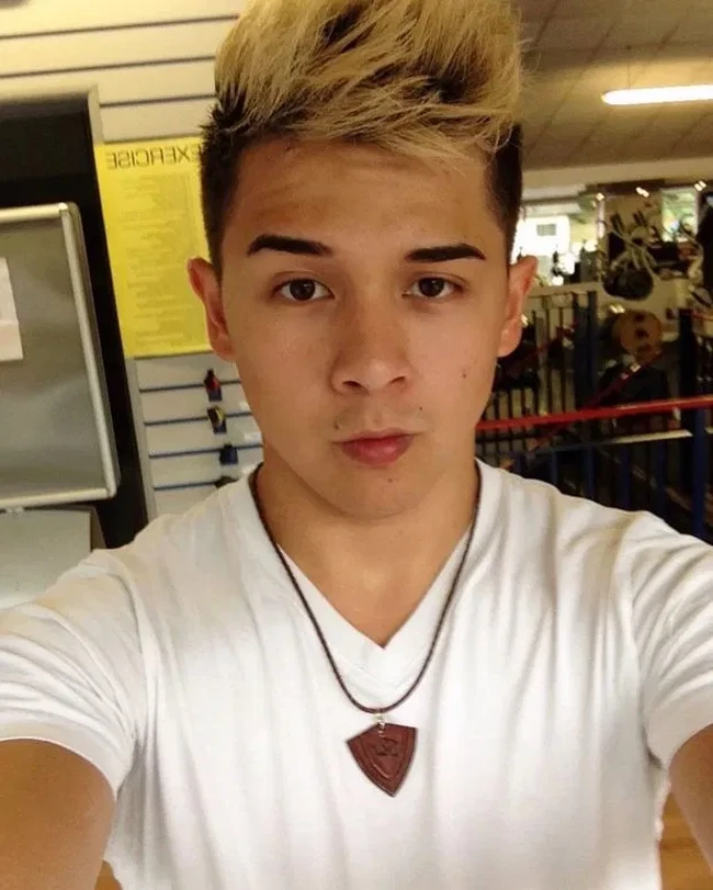 Crazy rich bernama Jay Warren hidup bergelimang harta. Pria 24 tahun itu mengaku kecanduan untuk menghabiskan uang, namun tiba-tiba ia menjadi gembel.  Foto: dok. Instagram