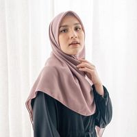 Rekomendasi 12 Merek Hijab Segi Empat Yang Bisa Kamu Pakai Saat Lebaran