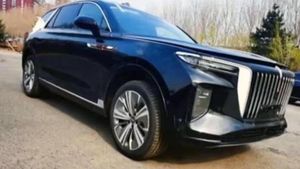 China Jiplak Mobil Rolls-Royce Cullinan