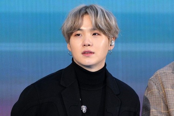 idol korea jadi pelayan restoran