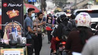 Roda bisnis berubah drastis akibat pandemi COVID-19 (Corona) yang terjadi di Indonesia. ANTARAFOTO/Puspa Perwitasari