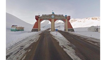 Lokasi di Gate ke Talas Oblast, Kyrgyztan Foto: Instagram/streetview.portraits