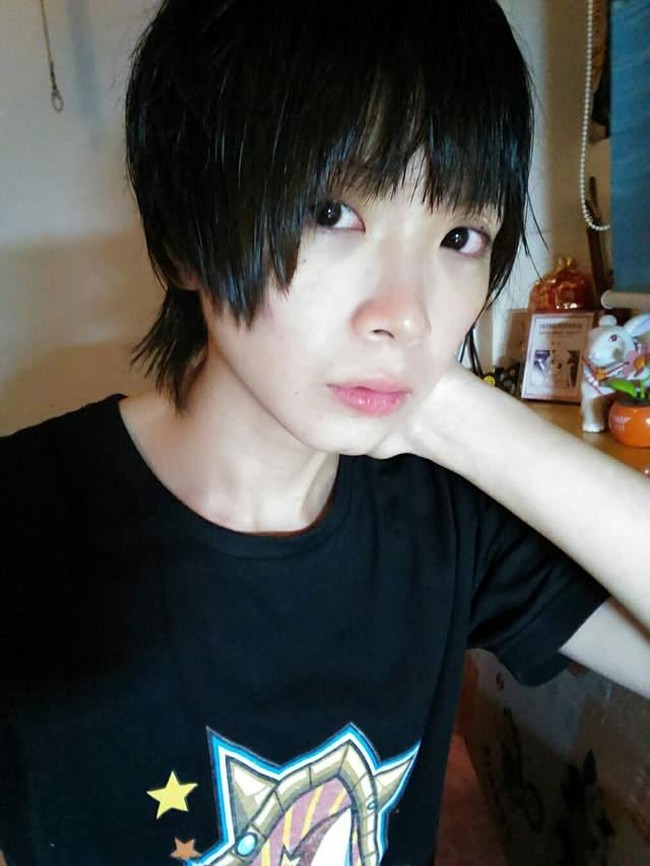 Crome adalah cosplayer wanita terpopuler di China. Namun kamu tidak akan menyangka bahwa dibalik wajah cantik dan imut itu ternyata adalah seorang pria.  Foto: dok. Crome/Weibo
