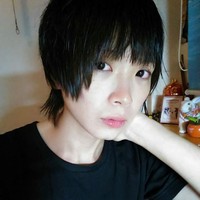 Crome adalah cosplayer wanita terpopuler di China. Namun kamu tidak akan menyangka bahwa dibalik wajah cantik dan imut itu ternyata adalah seorang pria.  Foto: dok. Crome/Weibo