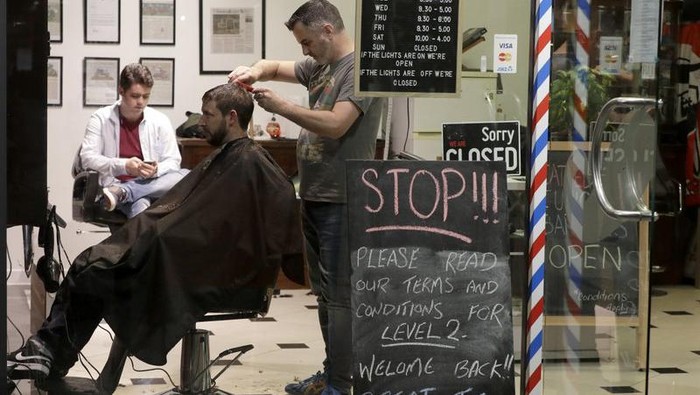 Tempat potong rambut di Selandia Baru mulai buka usai lockdown dicabut (AP News)