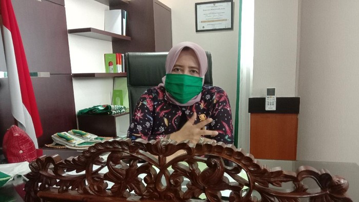 Wakil Ketua DPRD Jatim, Anik Maslachah