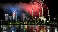 Dorongan sangat dibutuhkan dari para Ulama untuk memastikan orang melewati bulan yang suci ini dengan keimanan yang meningkat. Ibadah yang dilakukan di 10 malam terakhir ini meliputi, doa ekstra, pembacaan Alquran, permohonan yang tulus, dan memuliakan Allah. Yelena Afonina/TASS/Yelena Afonina