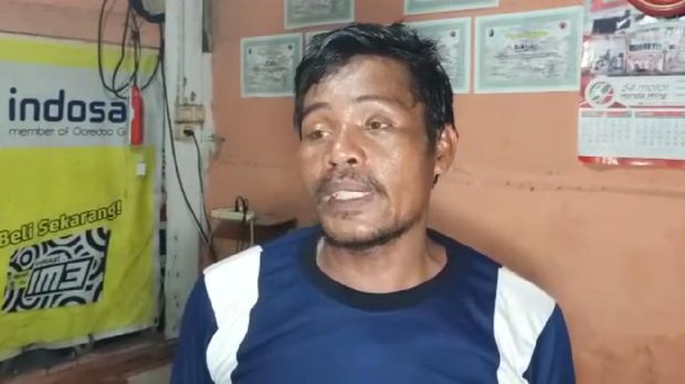 Sebuah kapal motor dengan 13 ABK terbalik di laut Pekalongan, Kamis (14/5/2020).