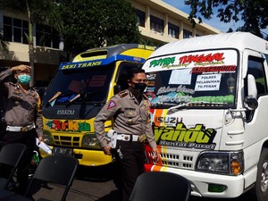 Kelabui Petugas, 54 Travel Gelap dan Bus untuk Mudik Diamankan Polda Jatim