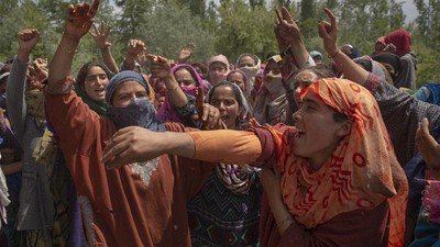 Warga Kashmir Protes Penembakan Pemuda Desa oleh Polisi India