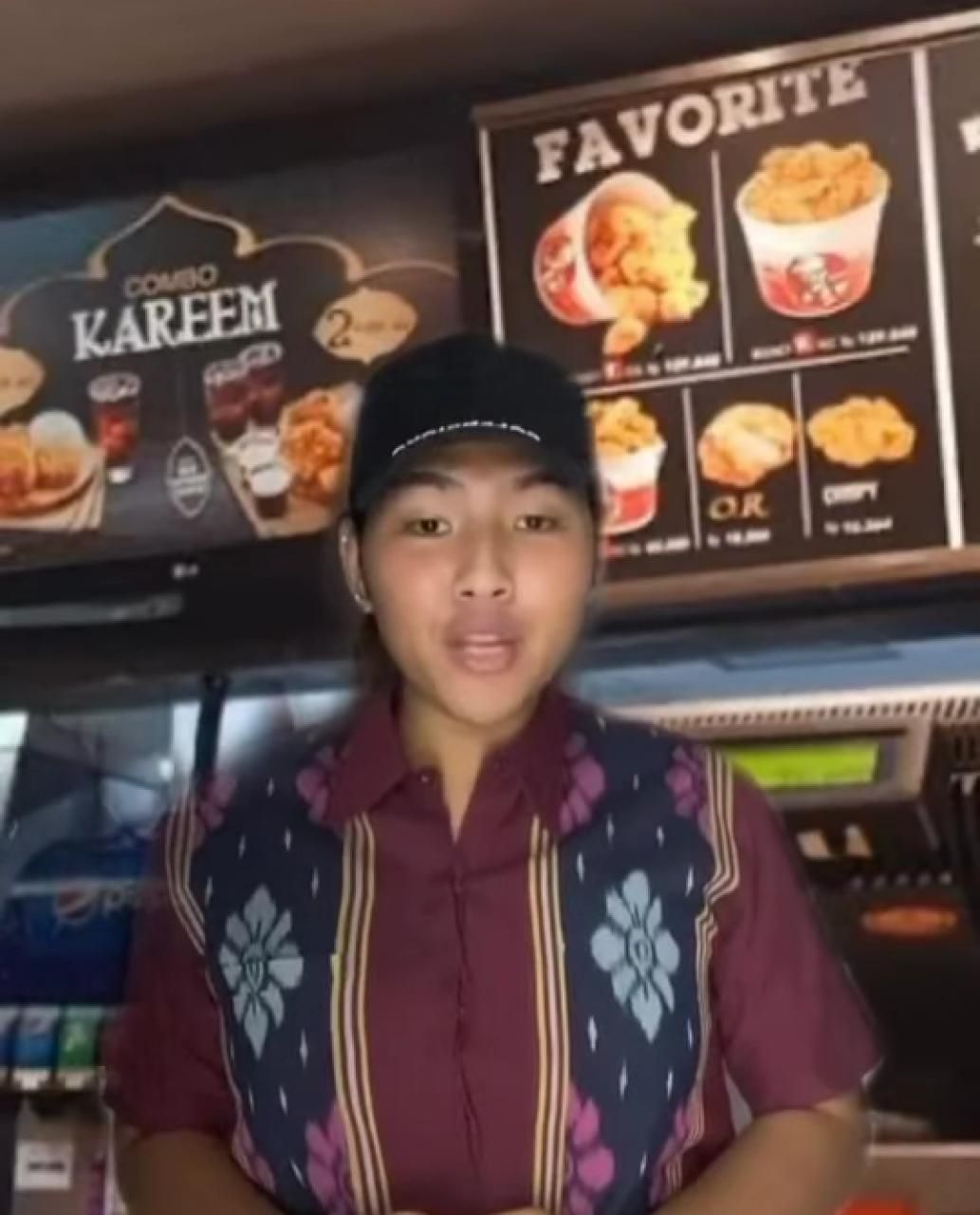 cosplay pelayan resto