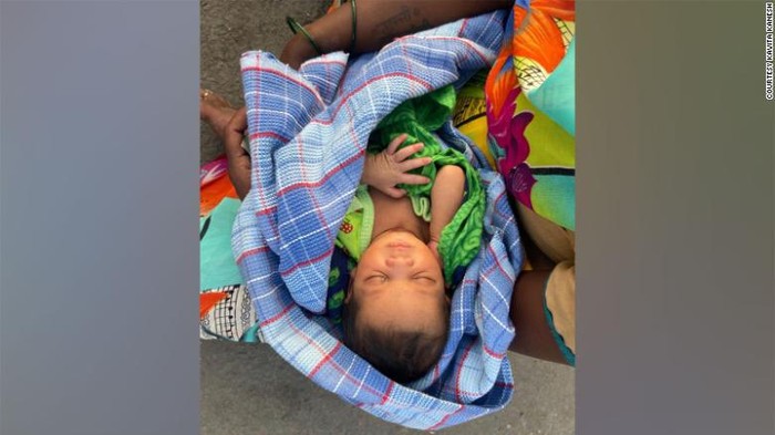 Wanita India Lahirkan Bayi Lalu Jalan Kaki 160 Km Saat Lockdown Corona (Courtesy Kavita Kanesh via CNN)
