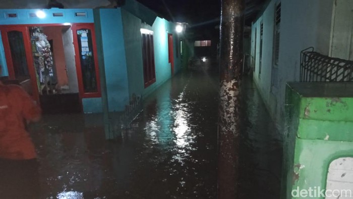 Diguyur Hujan, Kelurahan Kebun Beler Bengkulu Banjir 1 Meter