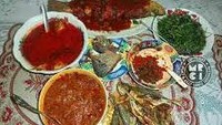Siapa yang setuju? Seenak apapun makanan di restoran, semuanya kalah sama masakan emak di rumah. Apalagi makan sambil kumpul keluarga. Foto: istimewa