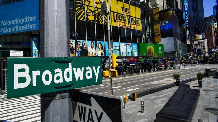 NEW YORK, NY - MAY 13 : A Broadway sign is seen near the Theater District in Manhattan as theaters remain shuttered due to COVID-19 pandemic on May 13, 2020 in New York City. Broadway Shows has gone dark due to coronavirus crisis, cancelling all shows since March, and will remain that way at least until September, the Broadway League announced on Tuesday.   Eduardo Munoz Alvarez/Getty Images/AFP