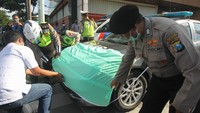 Kota Surabaya sendiri telah menerapkan PSBB dan memasuki jilid kedua setelah pada tahap awal belum tercapainya beberapa indikator keberhasilan dalam Permenkes 9 tahun 2020.  ANTARA FOTO/Didik Suhartono