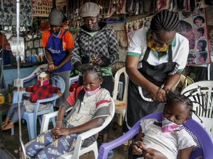 Rambut Berbentuk Virus Corona Jadi Tren di Kenya